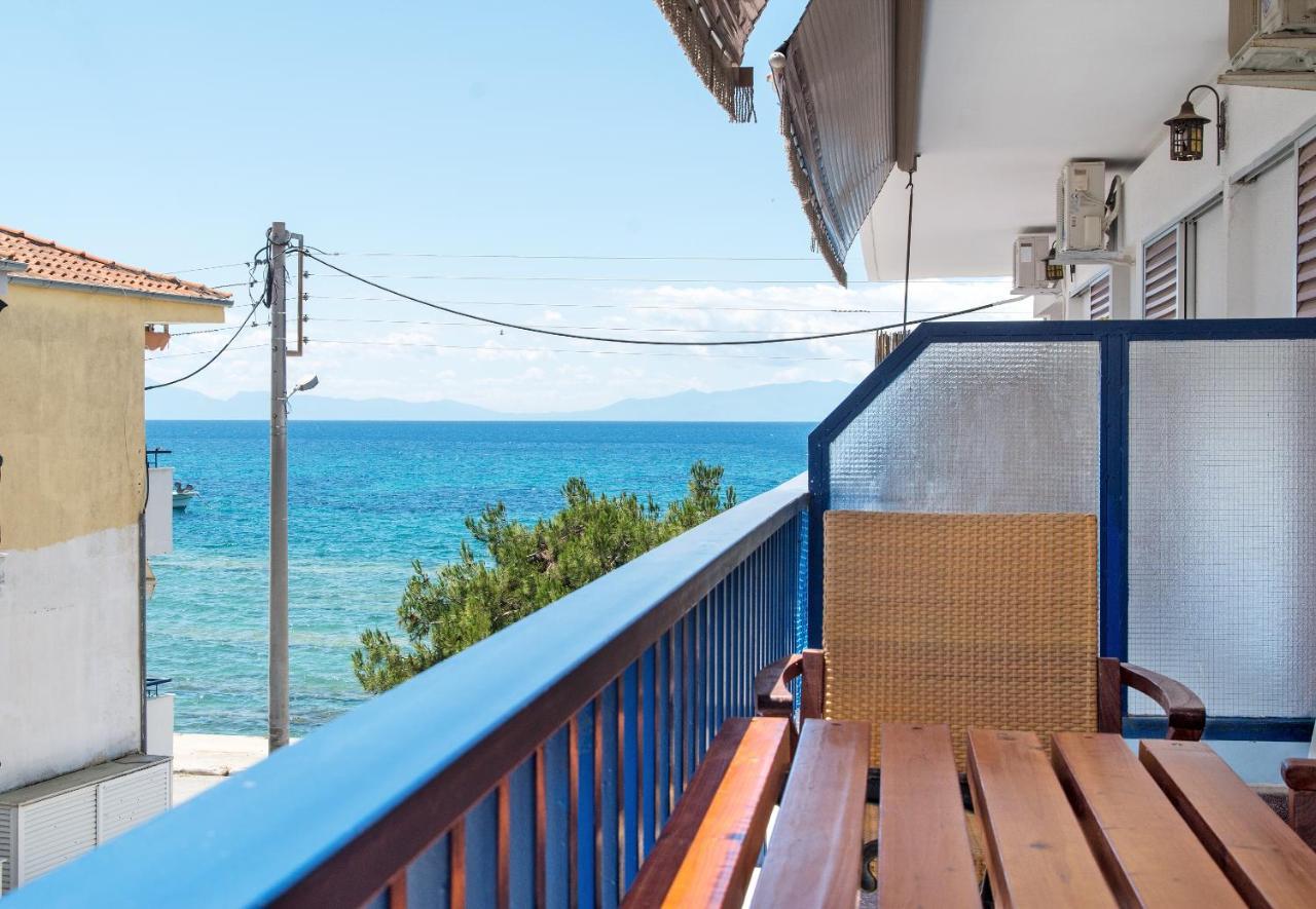 Seafront 2 Bedrooms Apartment Néa Iráklia Kültér fotó